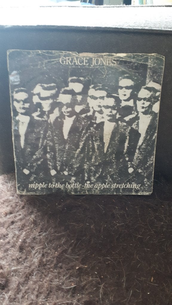 grace jones - nipple to the bottum  a, Gebruikt, Verzenden, 7 inch, Pop