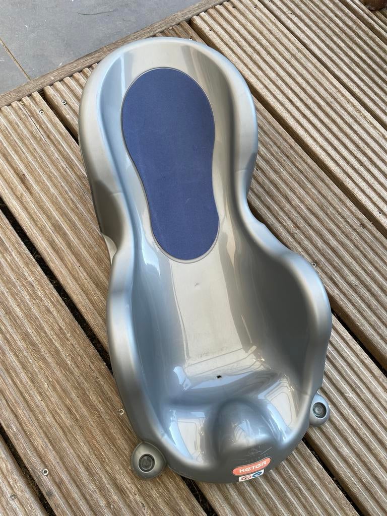 Keter Badzitje voor baby's - Grijs met blauw zitvlak, Kinderen en Baby's, Overige merken, Gebruikt, Ophalen of Verzenden, Badzitje of Badring