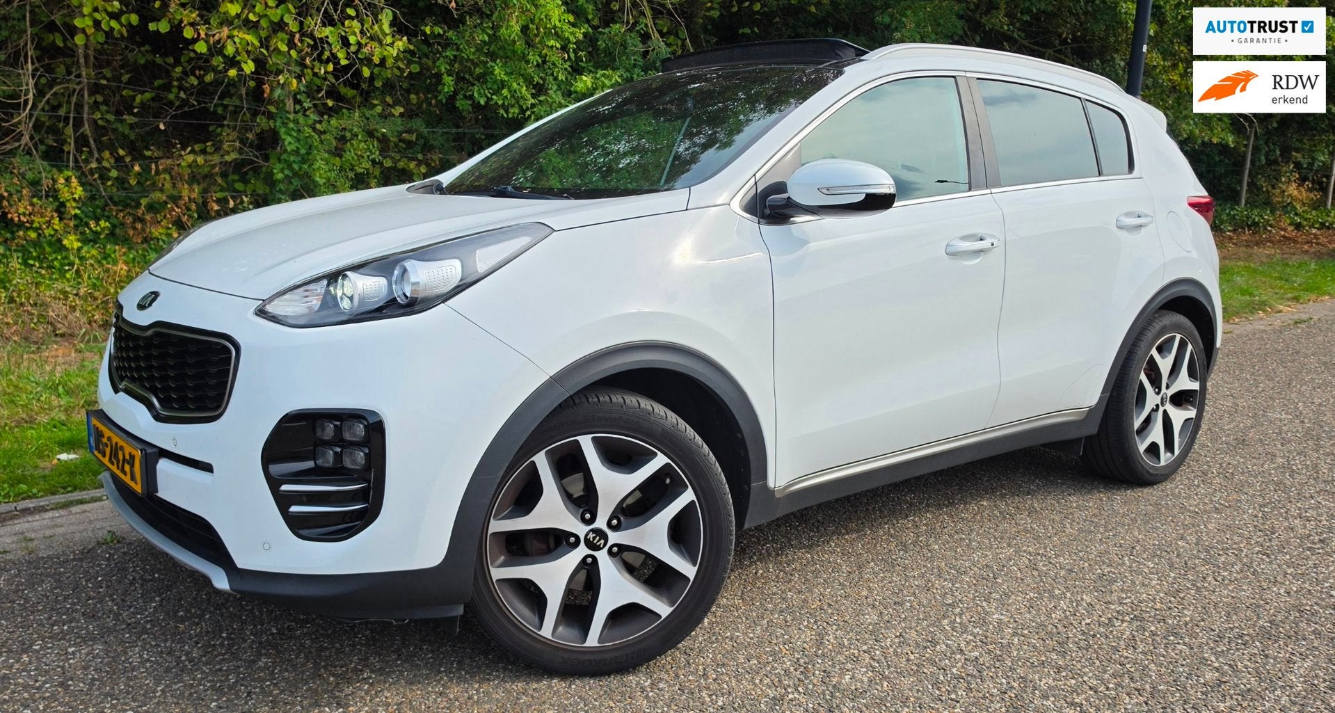 Kia Sportage 1.6 T-GDI GT-Line Panorama Carplay Trekhaak NAP, Auto's, Voorwielaandrijving, Gebruikt, 4 cilinders, Wit