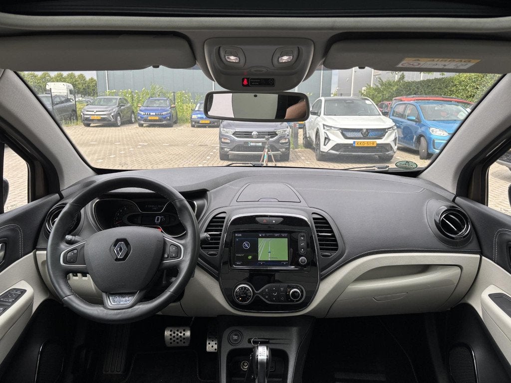 Renault Captur 1.2 TCe Initiale Paris | Leer | Panoramadak |, Gebruikt, Euro 6, 4 cilinders, Bruin