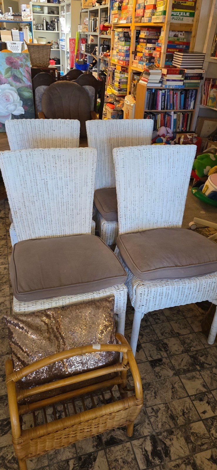 Set van 4 witte rotan stoelen met kussens, Huis en Inrichting, Stoelen, Ophalen, Gebruikt, Stof, Vier