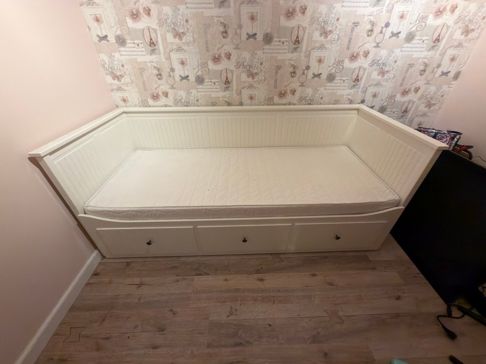 IKEA Hemnes Uitschuifbaar Bed met Lades en Matrassen, Huis en Inrichting, Slaapkamer | Bedden, Ophalen, Verstelbaar, Wit, Tweepersoons