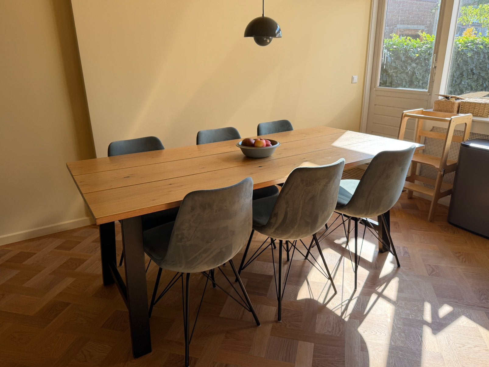 Foto 4 van Eettafel (90x190x75) met 6 groene velvet stoelen