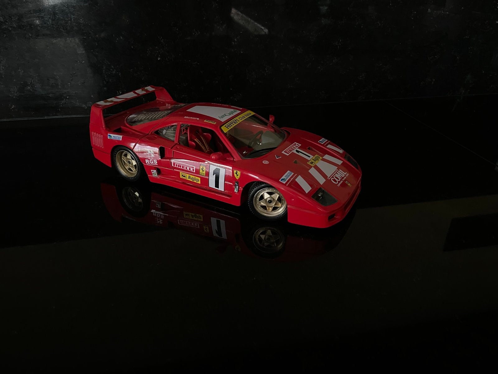 Gedetailleerd model van Ferrari F40 - 1:18 burago, Ophalen of Verzenden, Zo goed als nieuw, Auto, Bburago