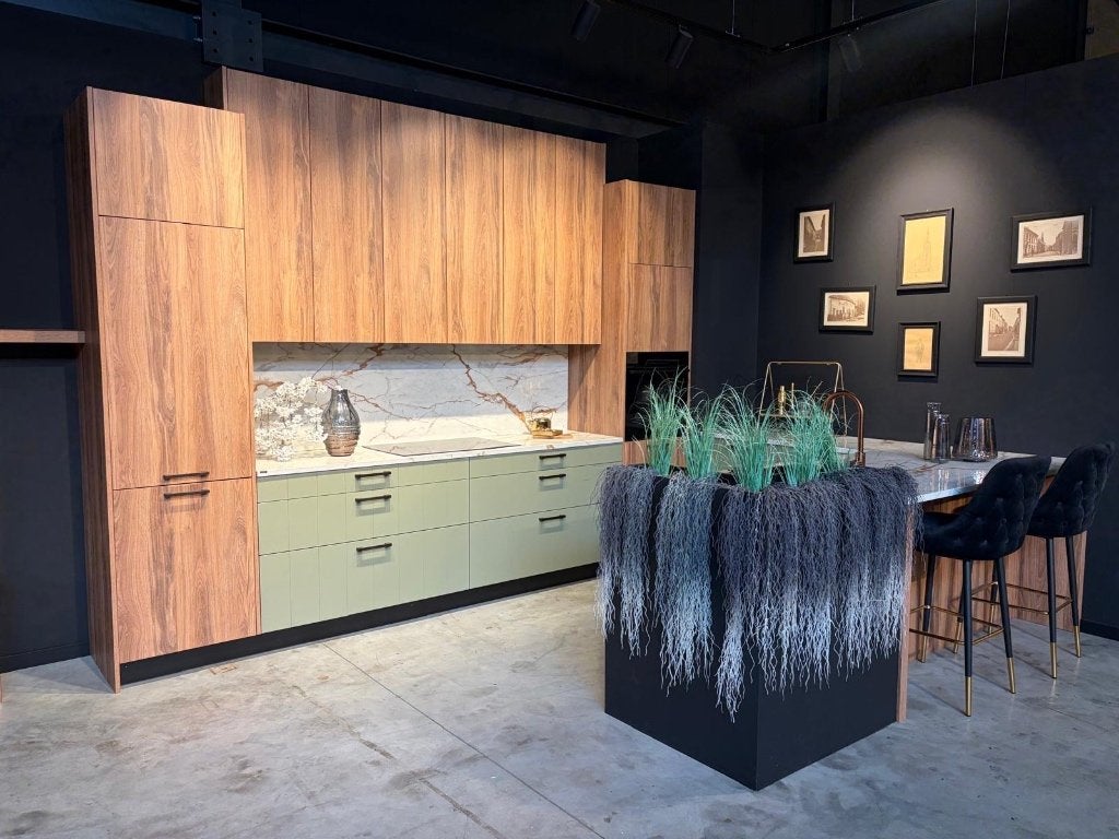 LUXE SHOWROOMKEUKEN – NU € 10.950,-, Ophalen, U-keuken, Zo goed als nieuw, Met kookeiland