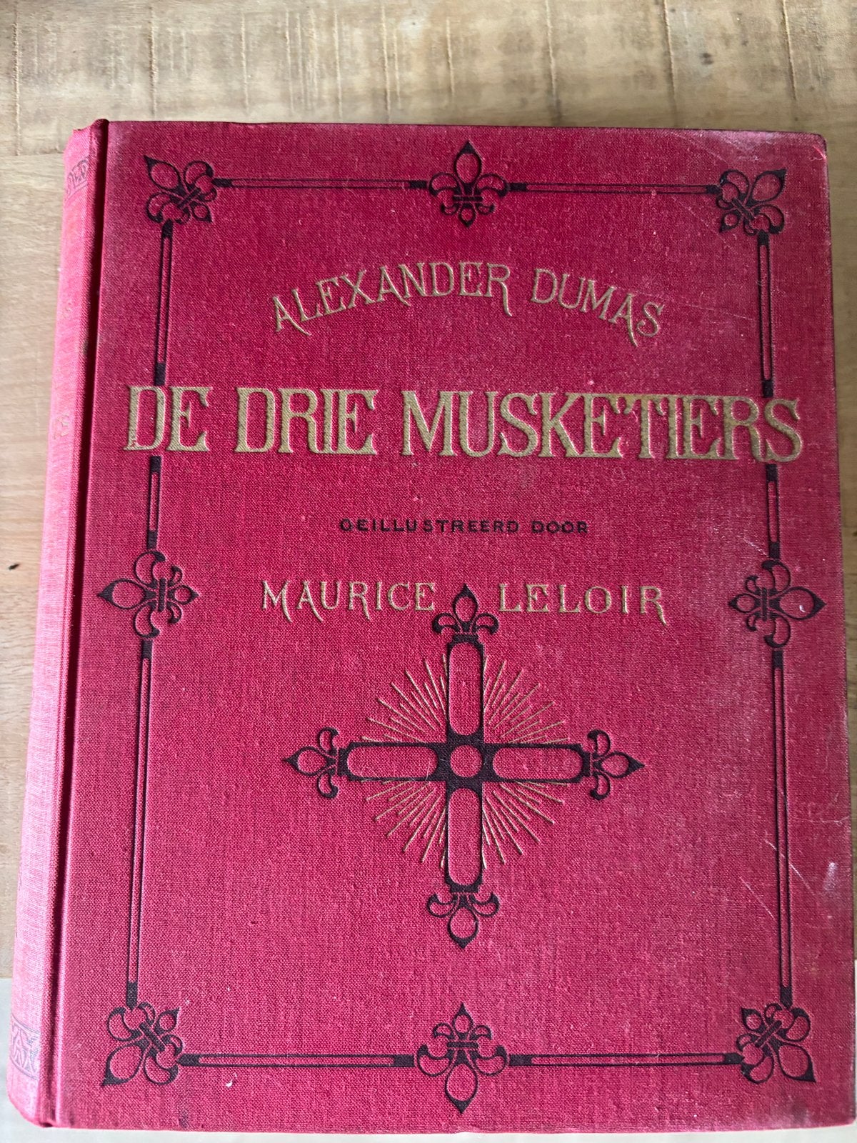 De Drie Musketiers - Alexandre Dumas (Geïllustreerd), Ophalen, Gelezen, Nederland