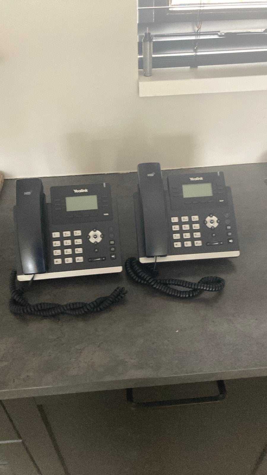 Yealink T42G VoIP Telefoons (2 stuks), Ophalen of Verzenden, Gebruikt