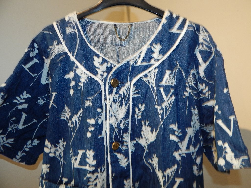 Louis Vuitton jeans blouse witte print merk knopen goud L, Kleding | Heren, Zo goed als nieuw, Halswijdte 41/42 (L), Louis Vuitton