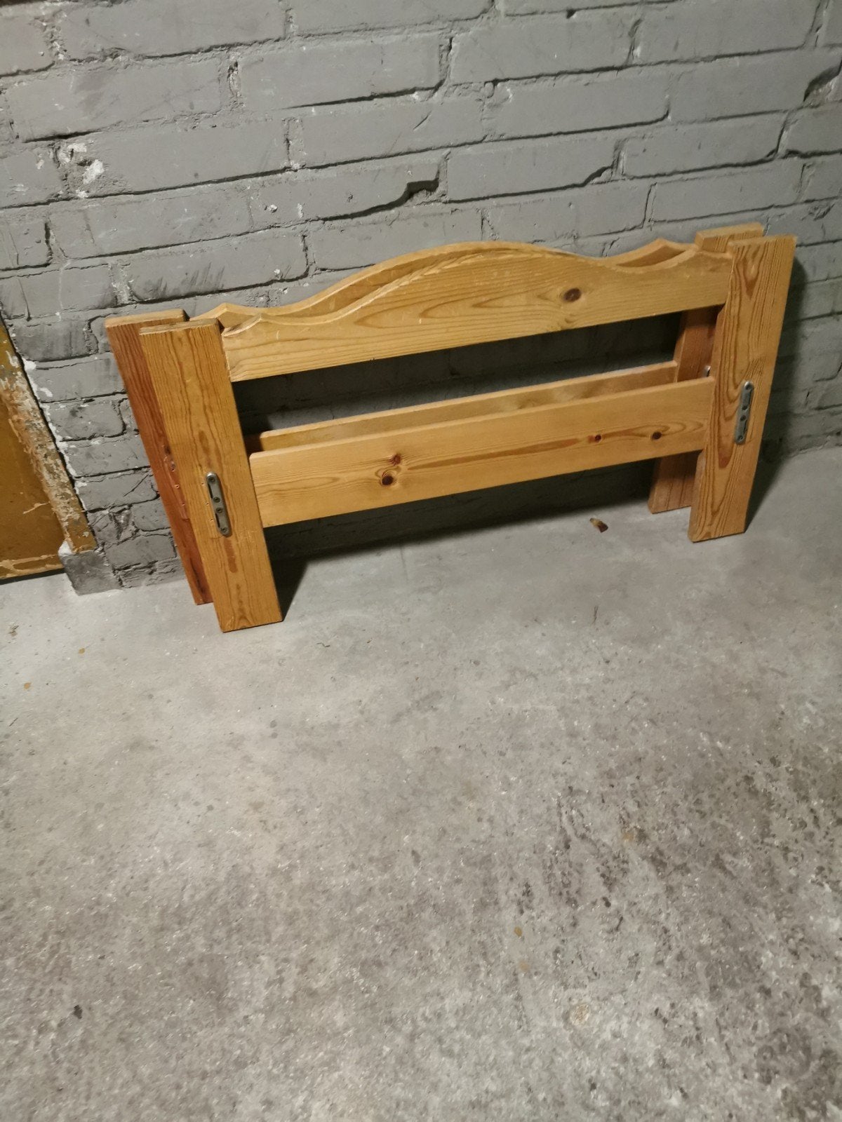Gratis ophalen kinder bedje zonder matras 70 x90 lang, Ophalen, Gebruikt, Beige, Hout