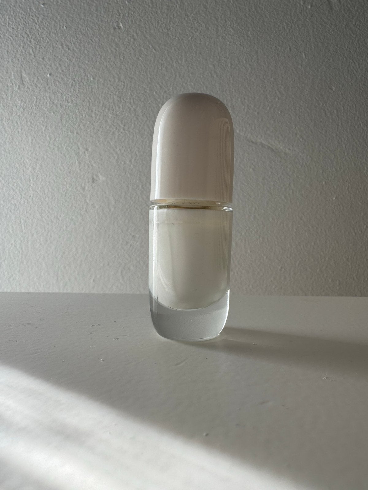 Essence nagellak - Witte kleur, Ophalen of Verzenden, Zo goed als nieuw, Gehele gezicht, Overige typen