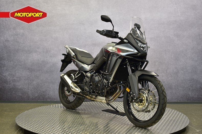 Honda XL 750 TRANSALP (bj 2024), Info@motoportwormerveer.nl, Honda Motor Europe, Bedrijf, Crystal Bldng B-Unit B11.2 Rivium Blv200
2909 LK  Capelle aan den IJsel, NL