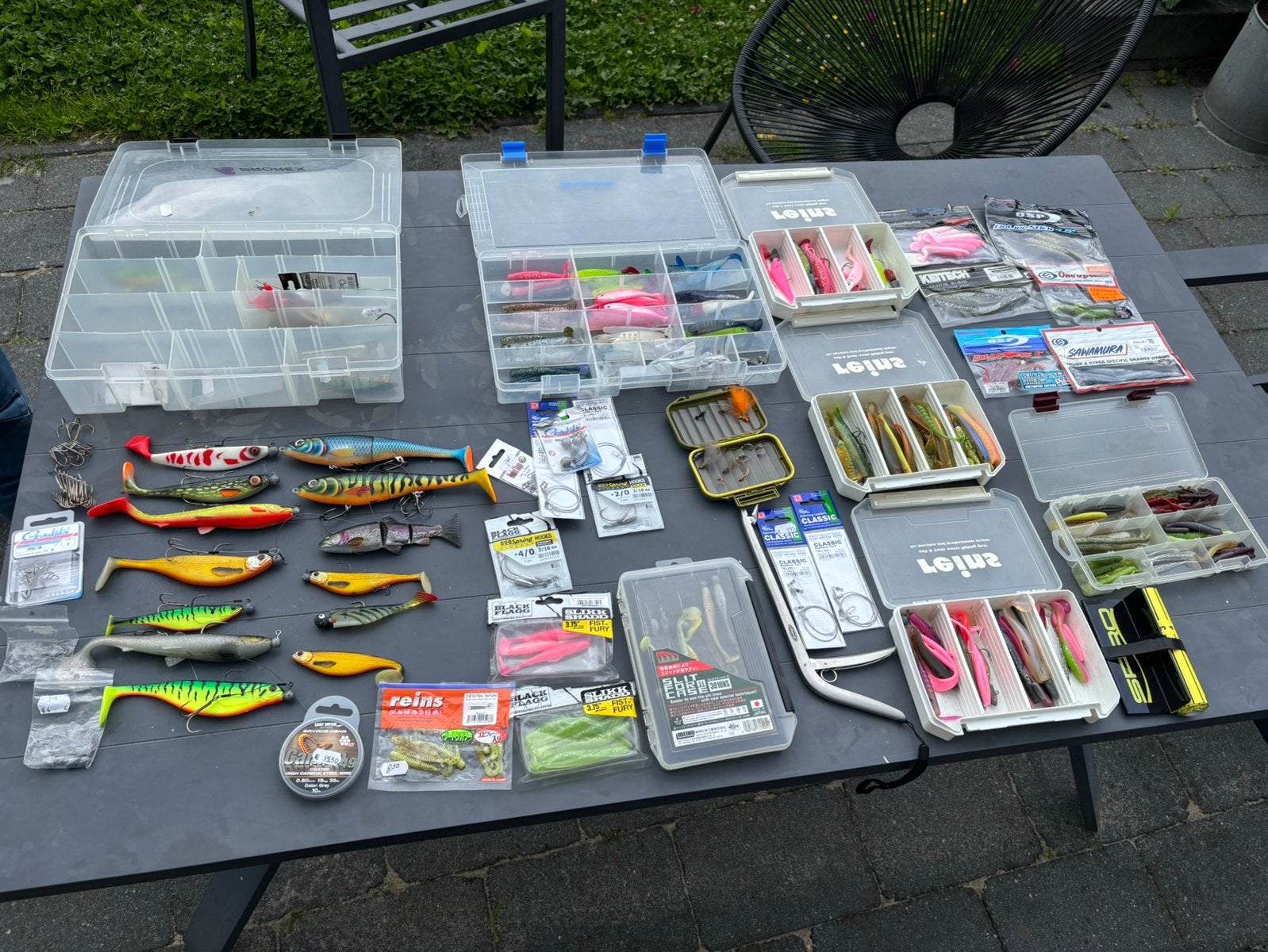 Partij 7 x tacklebox shads, kunstaas, spinners keitech reins, Ophalen of Verzenden, Gebruikt, Complete set