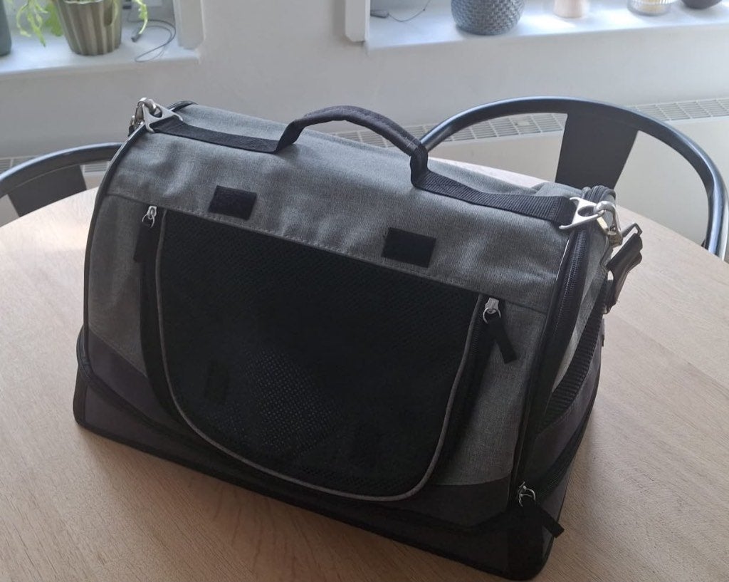 Dog carrier used only once!, Dieren en Toebehoren, Ophalen, Zo goed als nieuw