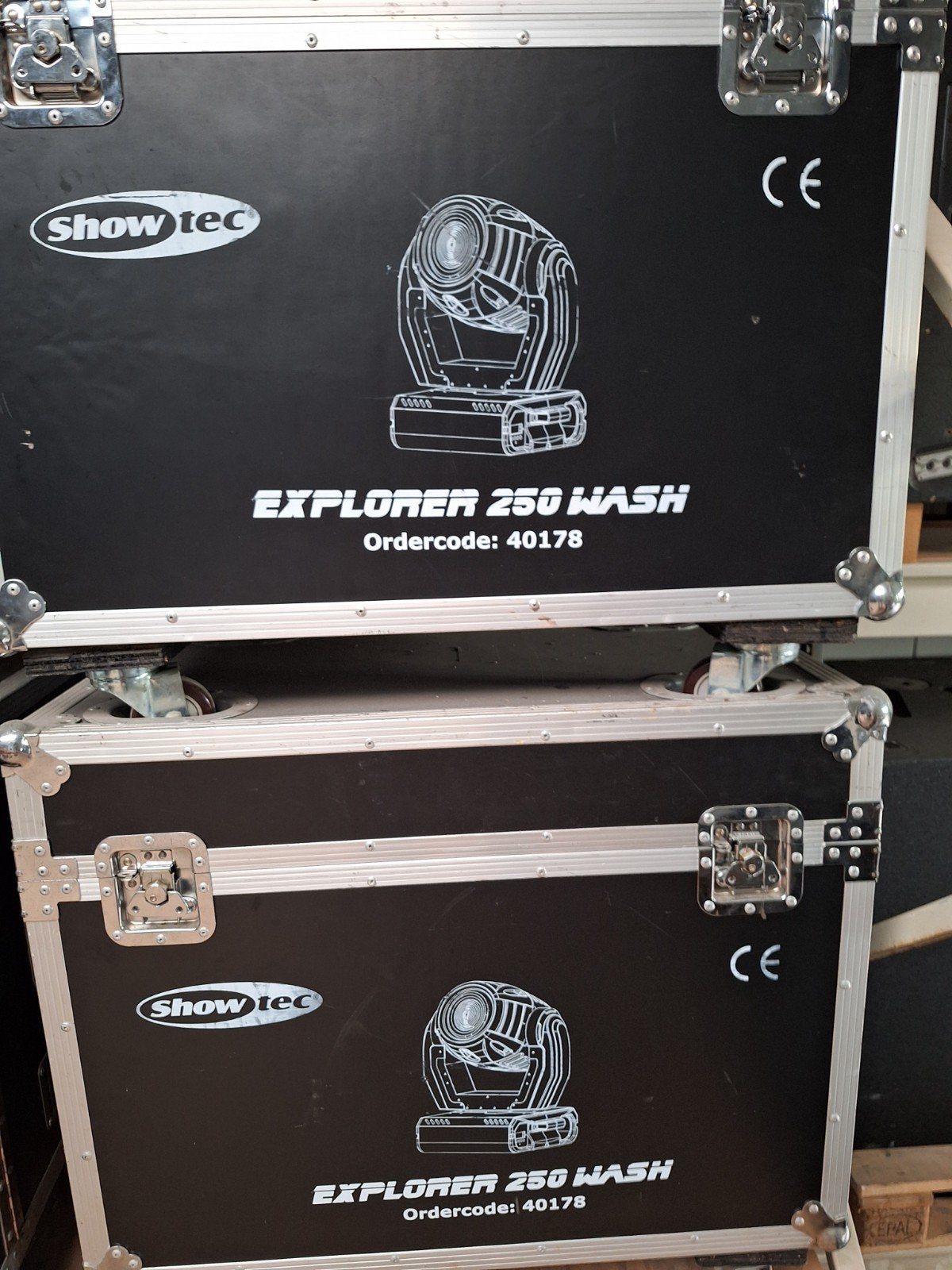Showtec Explorer 250 Wash Moving Head met flightcase, Ophalen