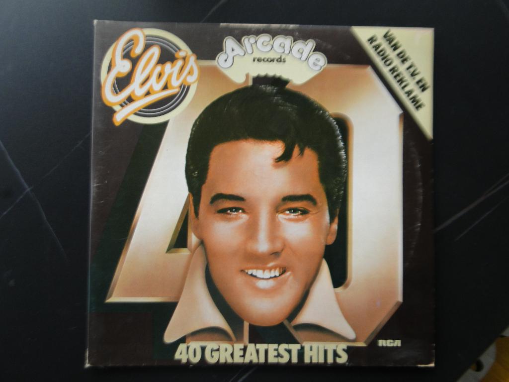 Dubbel lp van Elvis Presley voor 4 € aangeboden., Ophalen of Verzenden, Zo goed als nieuw, 12 inch, Poprock