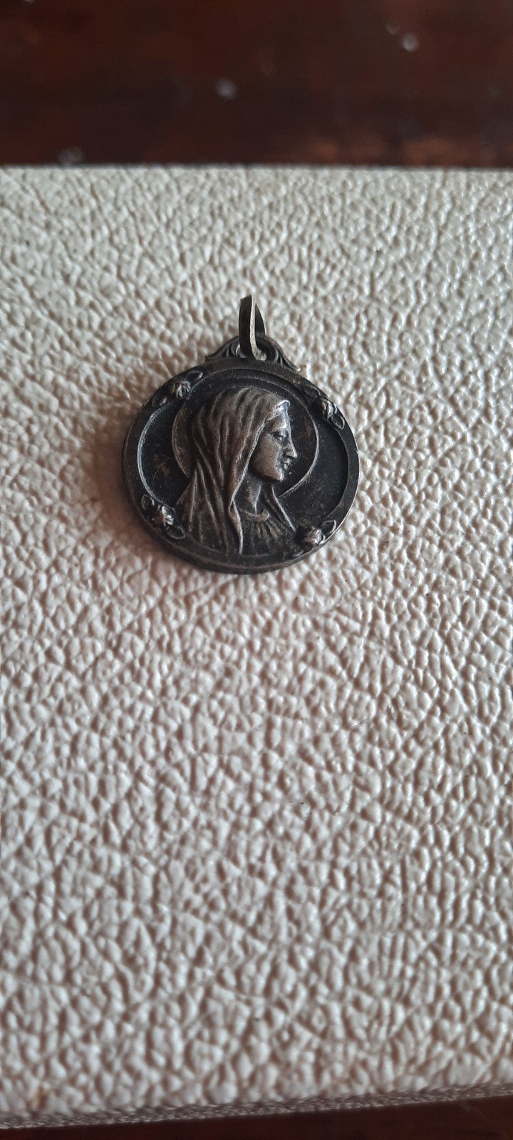 Antieke Maria Lourdes Medaille /hanger., Antiek en Kunst, Antiek | Religie, Ophalen of Verzenden