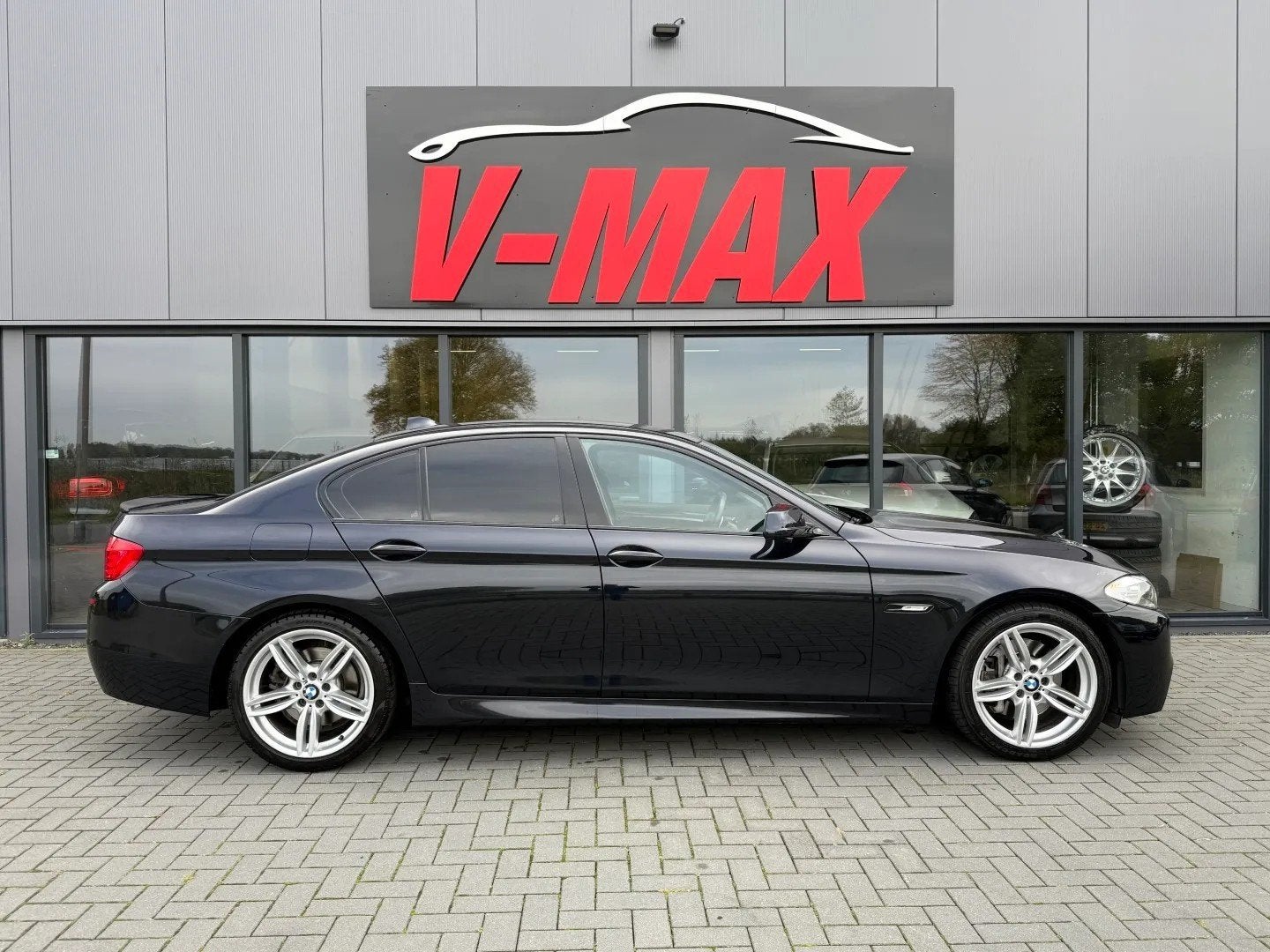 BMW 528i Sedan AUT M-Sport Vol Leder HUD Navi Prof Stoelverw, Automaat, Euro 5, Gebruikt, Zwart