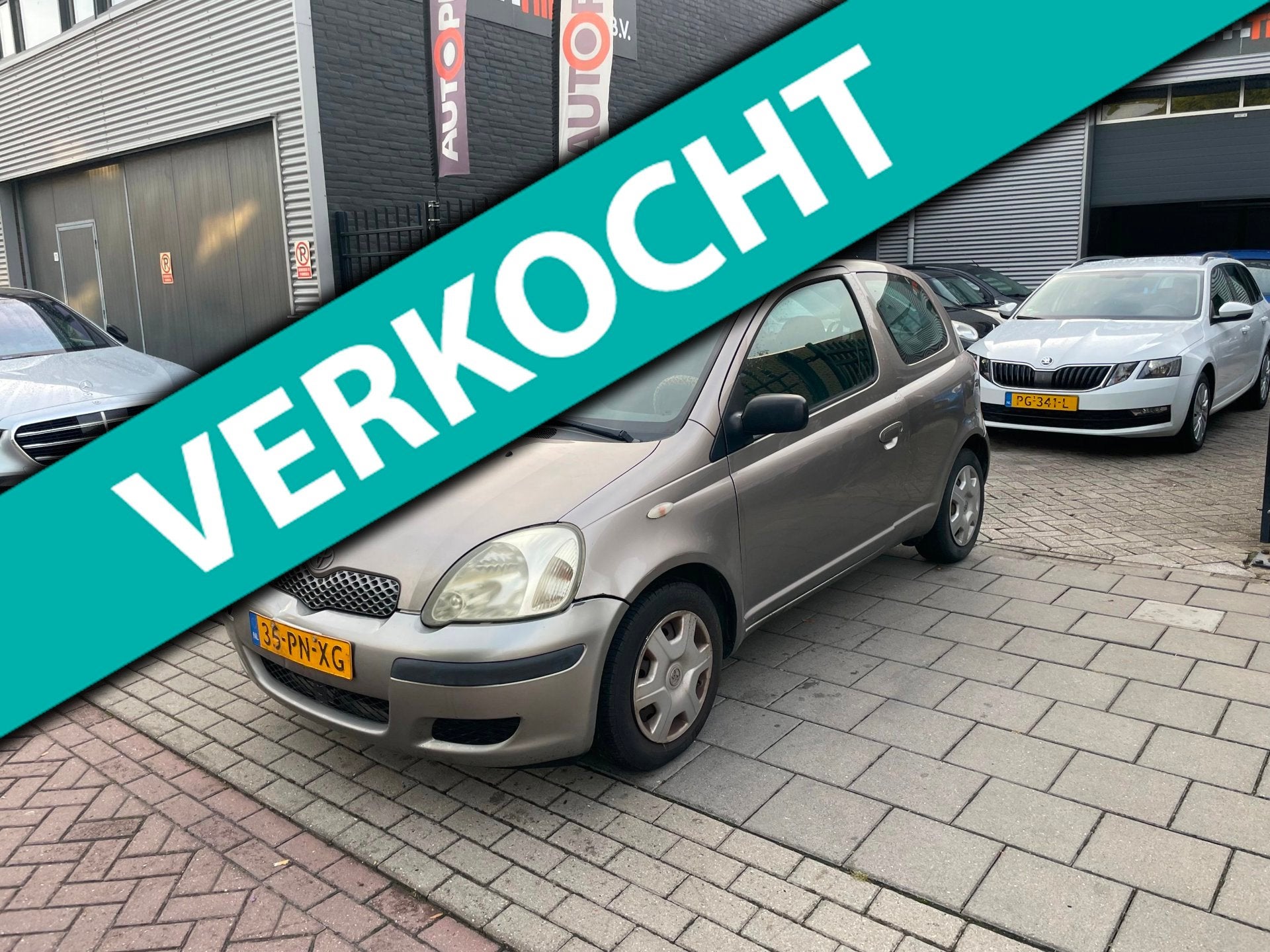 Toyota Yaris 1.3 VVT-i Idols Trekhaak Airco NAP APK, Voorwielaandrijving, Gebruikt, 31 €/maand, 4 cilinders