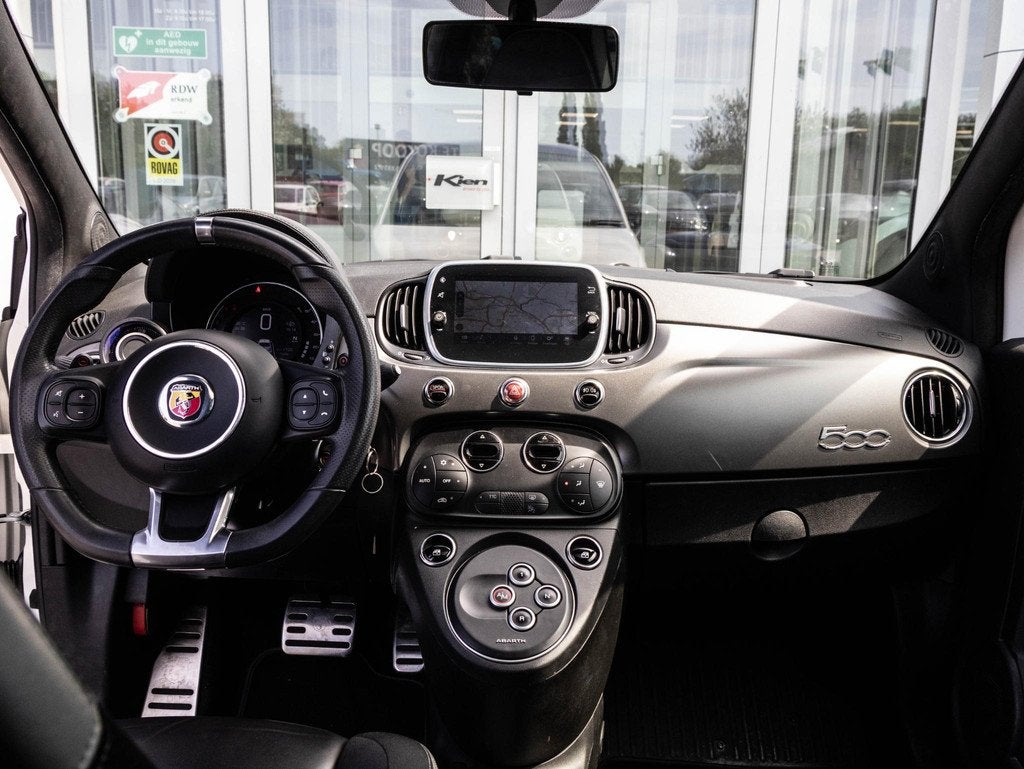 Abarth 595 1.4 T-Jet Turismo 70th Anniversary | Automaat | S, 15 km/l, Euro 6, 4 cilinders, Wit