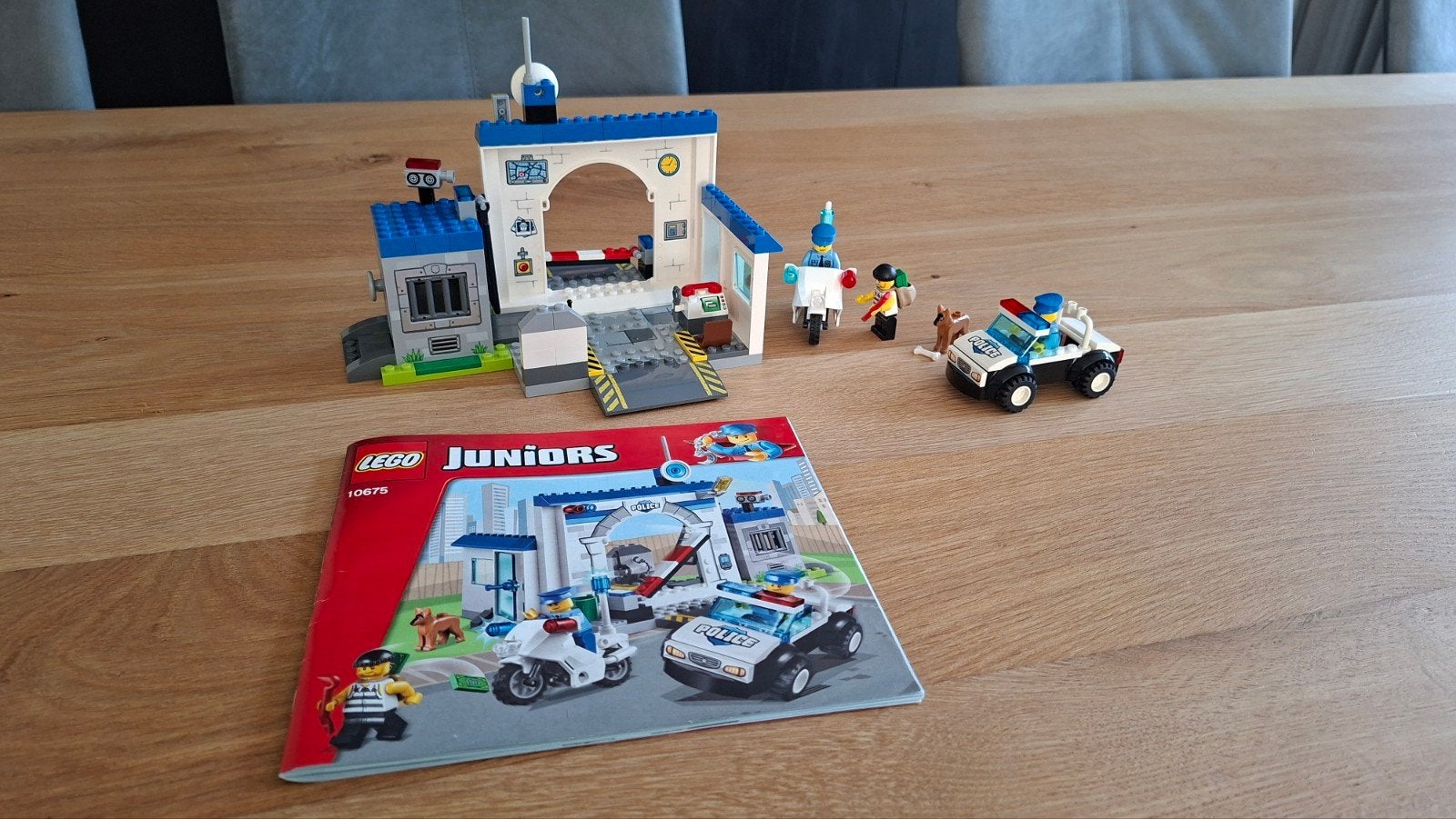 Lego Juniors Politiebureau 10675, Kinderen en Baby's, Speelgoed | Duplo en Lego, City, Lego, Ophalen of Verzenden, Zo goed als nieuw