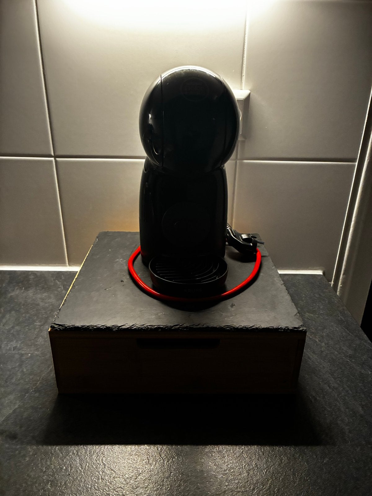 Nescafé Dolce Gusto koffiezetapparaat met capsulehouder, Ophalen, Koffiemachine, Zo goed als nieuw, 1 kopje