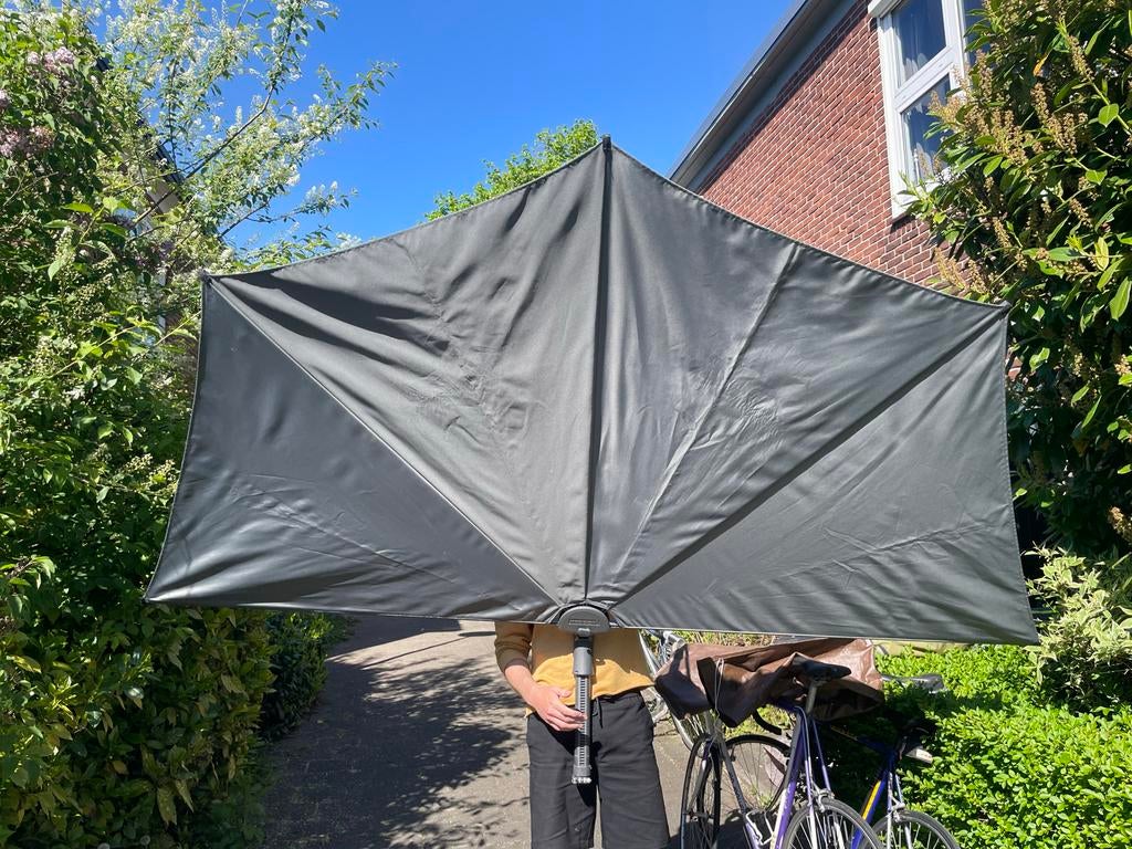 Grote zweefparasol met muurbeugel, Tuin en Terras, Parasols, Ophalen, Verstelbaar, 2 tot 3 meter, Zweefparasol