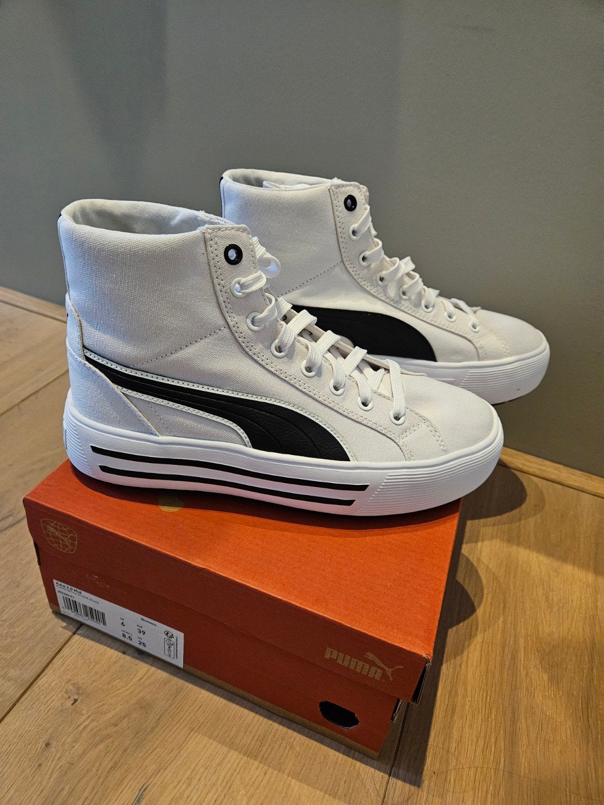 Te koop nieuwe Puma Kaia 2.0 dames sneakers mt 39, Ophalen of Verzenden, Nieuw, Wit, Sneakers of Gympen