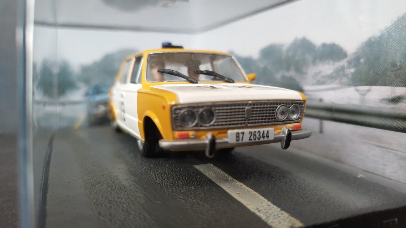Lada 1500 Police Russia 1:43 James Bond 007 Pol, Hobby en Vrije tijd, Overige merken, Auto, Verzenden, Nieuw