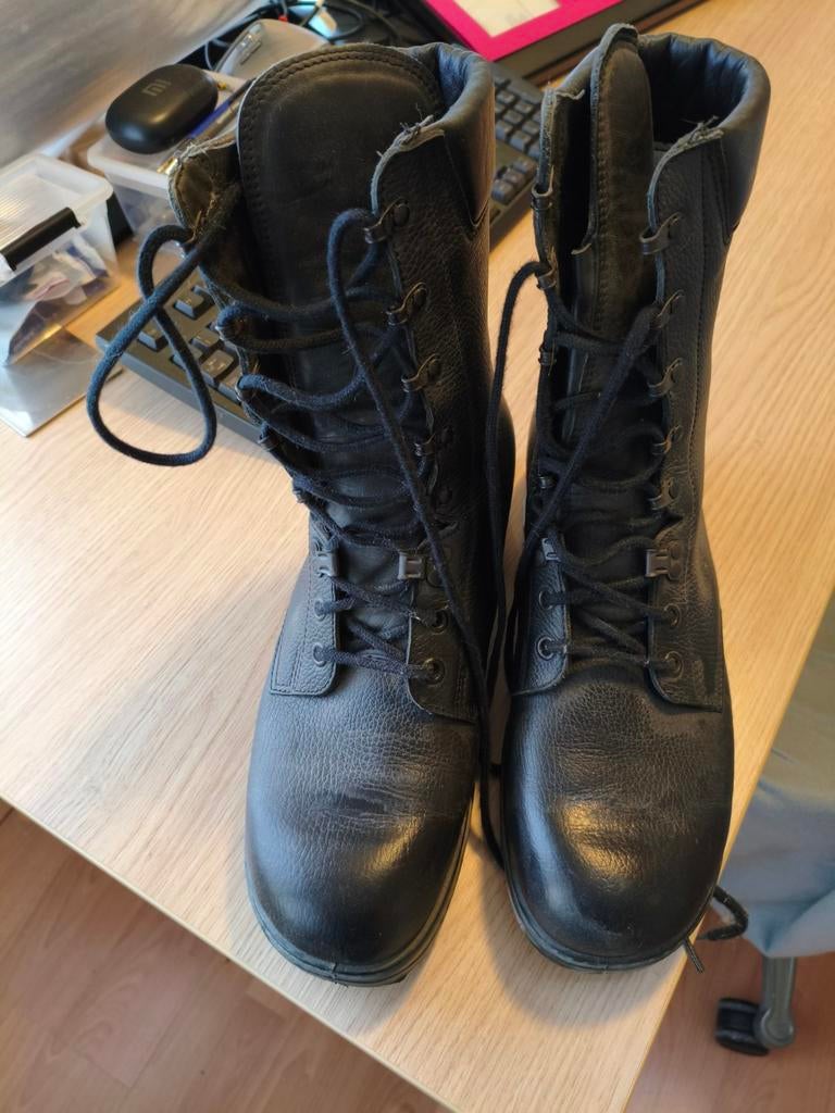 Leger kisten 305m ca maat 47. Nieuw, Zwart, Boots, Nieuw, Ophalen of Verzenden