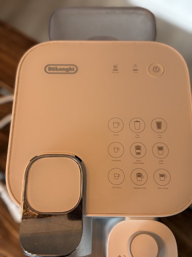 Foto 4 van Nespresso De'Longhi Gran Lattissima wit met melkopschuimer