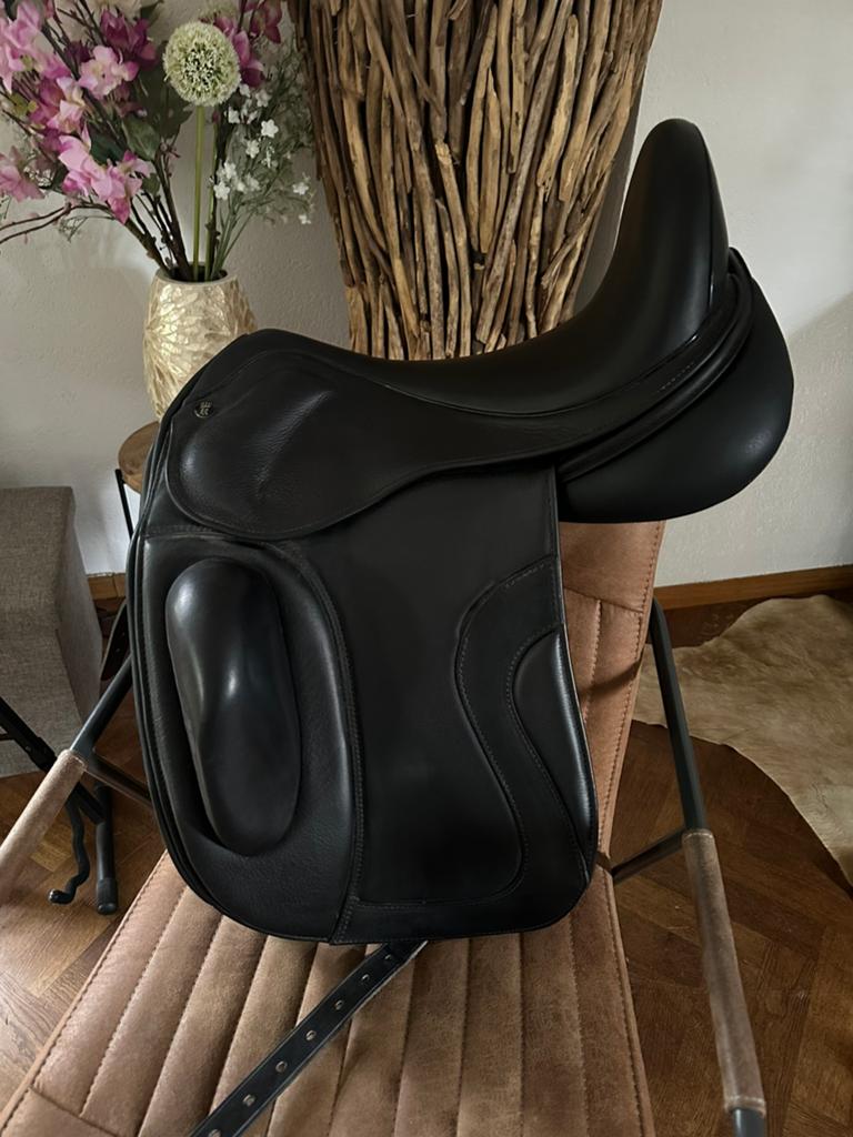 Kingsley D5 in nieuw staat 17 inch, Dieren en Toebehoren, Paarden en Pony's | Zadels, Ophalen of Verzenden, Dressuur