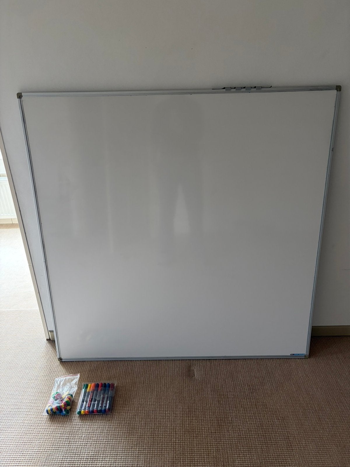 Smit whiteboard 121 x 121 cm magnetisch, Ophalen, Zo goed als nieuw, Magneetbord