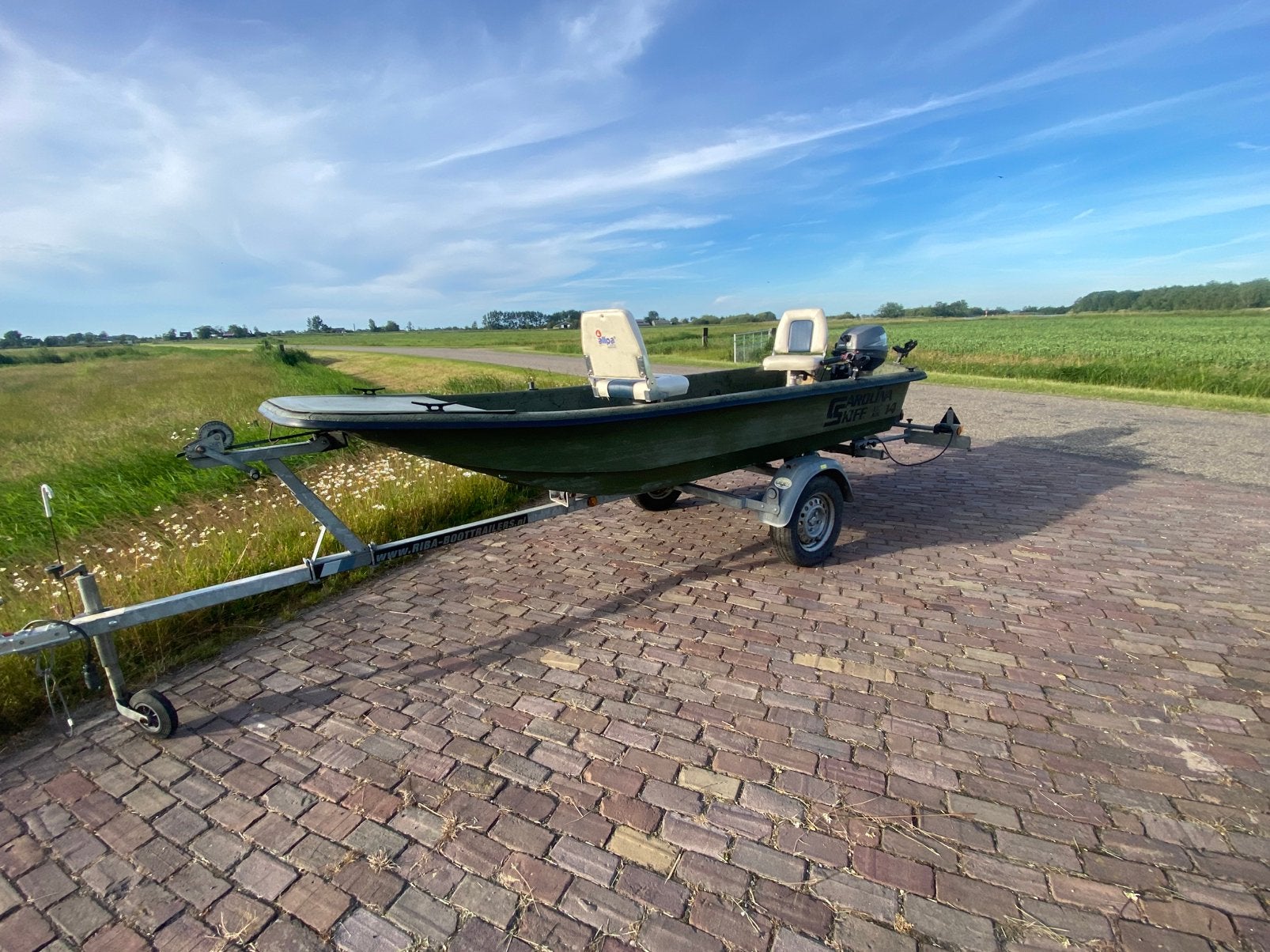Visboot Carolina skiff lil jon 14 8pk yamaha em riba trailer, 8 pk, Kunststof, Gebruikt, 42 m