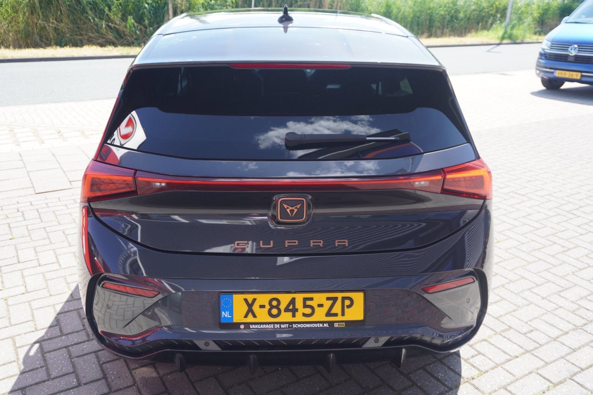 Cupra Born Copper Edition 62 kWh / SOH 95,5% / Pano / Massag, Auto's, Automaat, Achterwielaandrijving, Gebruikt, Zwart