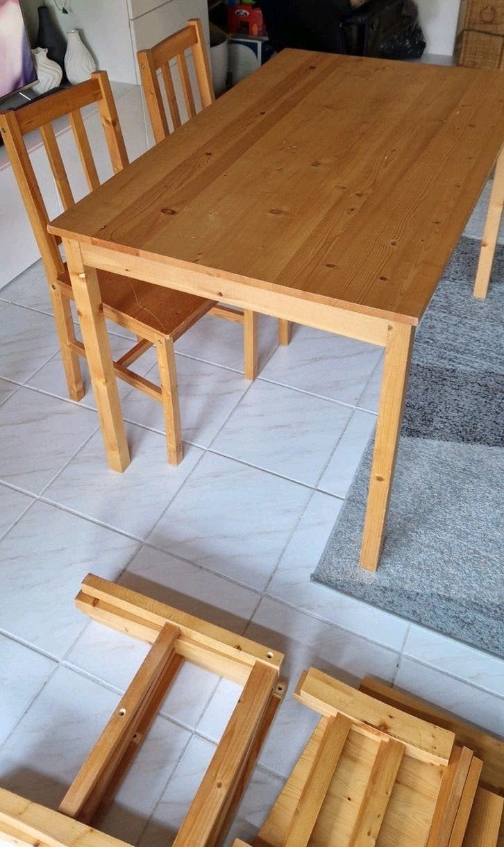 Houten eettafel set voor 4 personen - moet snel weg!!, Ophalen, Gebruikt, 100 tot 150 cm, 50 tot 100 cm