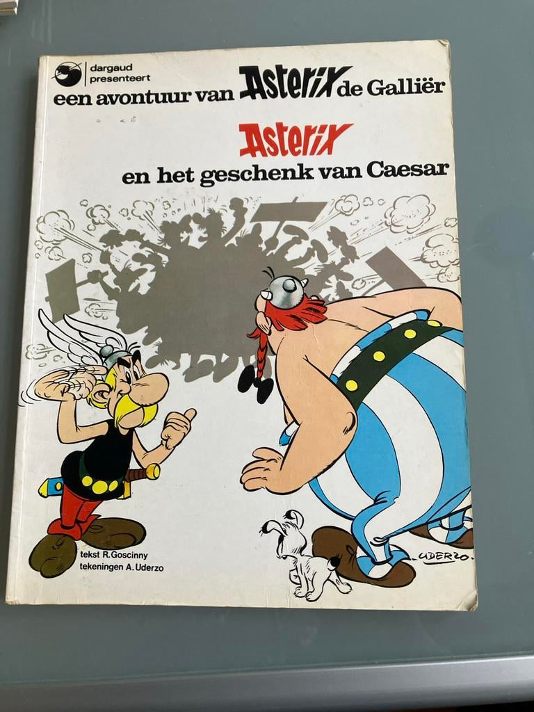 Asterix de Galliër: Asterix en het geschenk van Caesar (1974, Boeken, Eén stripboek, Ophalen of Verzenden, Gelezen