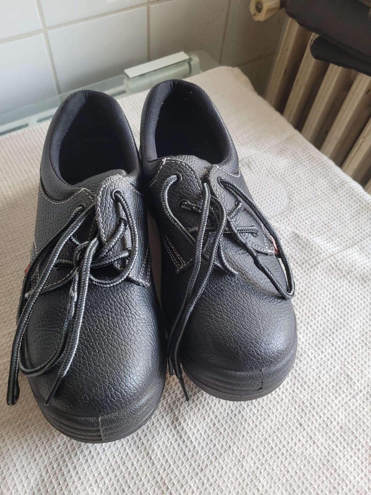 Veiligheidsschoenen maat 39 40 mile oil and slip resistant, Ophalen of Verzenden