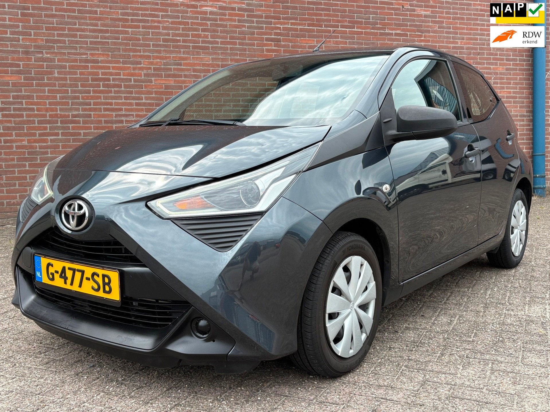 Toyota Aygo 1.0 VVT-i x-fun, Auto's, Voorwielaandrijving, Stof, Gebruikt, 4 stoelen