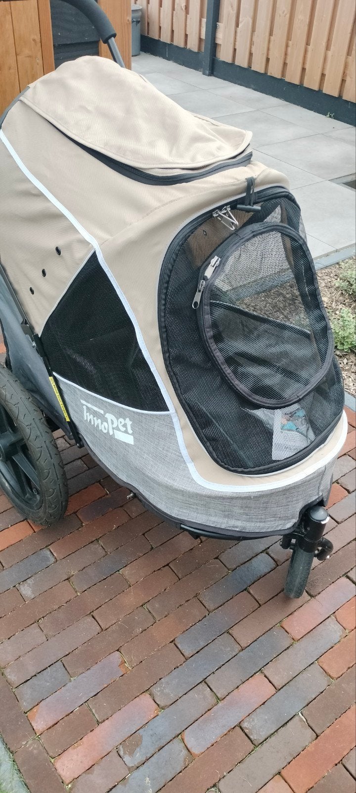 n innopet sporty evolution, half jaar oud met fietsbeugel, Dieren en Toebehoren, Ophalen, Zo goed als nieuw, Hondenfietskar