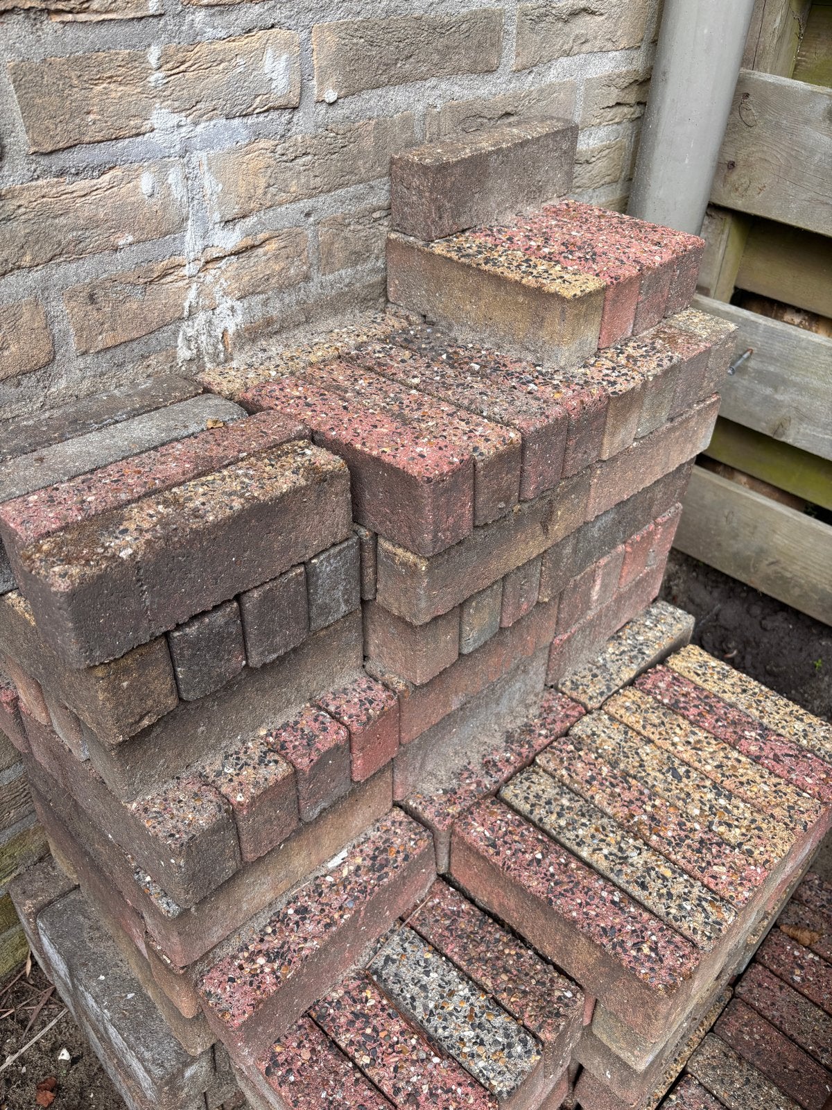 GRATIS af te halen: terrastegels (gebakken klinkers), Ophalen, Overige materialen, Gebruikt, 20 tot 40 cm