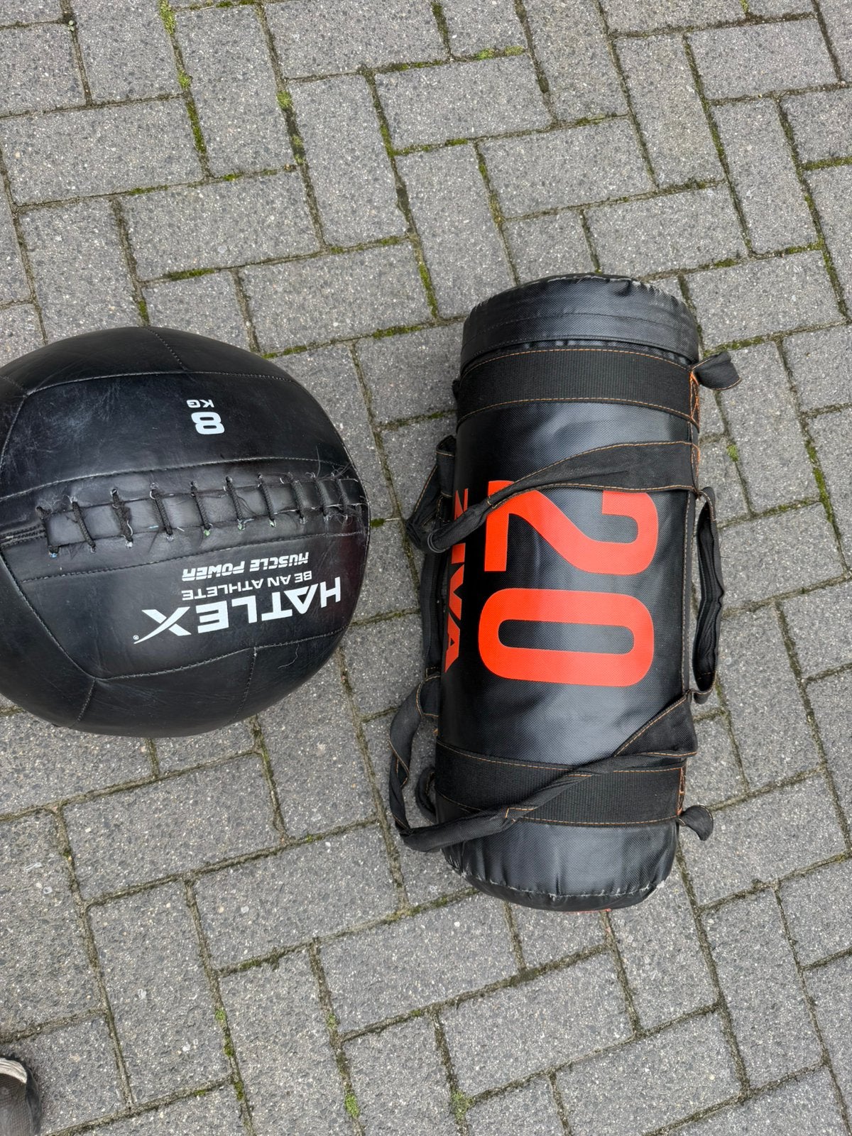 Wall Ball 8kg , Sandbag 20kg, Ophalen, Gebruikt, Fitnessbal