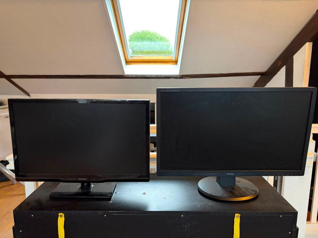 2 TV’s / monitoren – ook als 2e scherm PC – 24 & 26 inch, Ophalen, 60 Hz of minder, LED