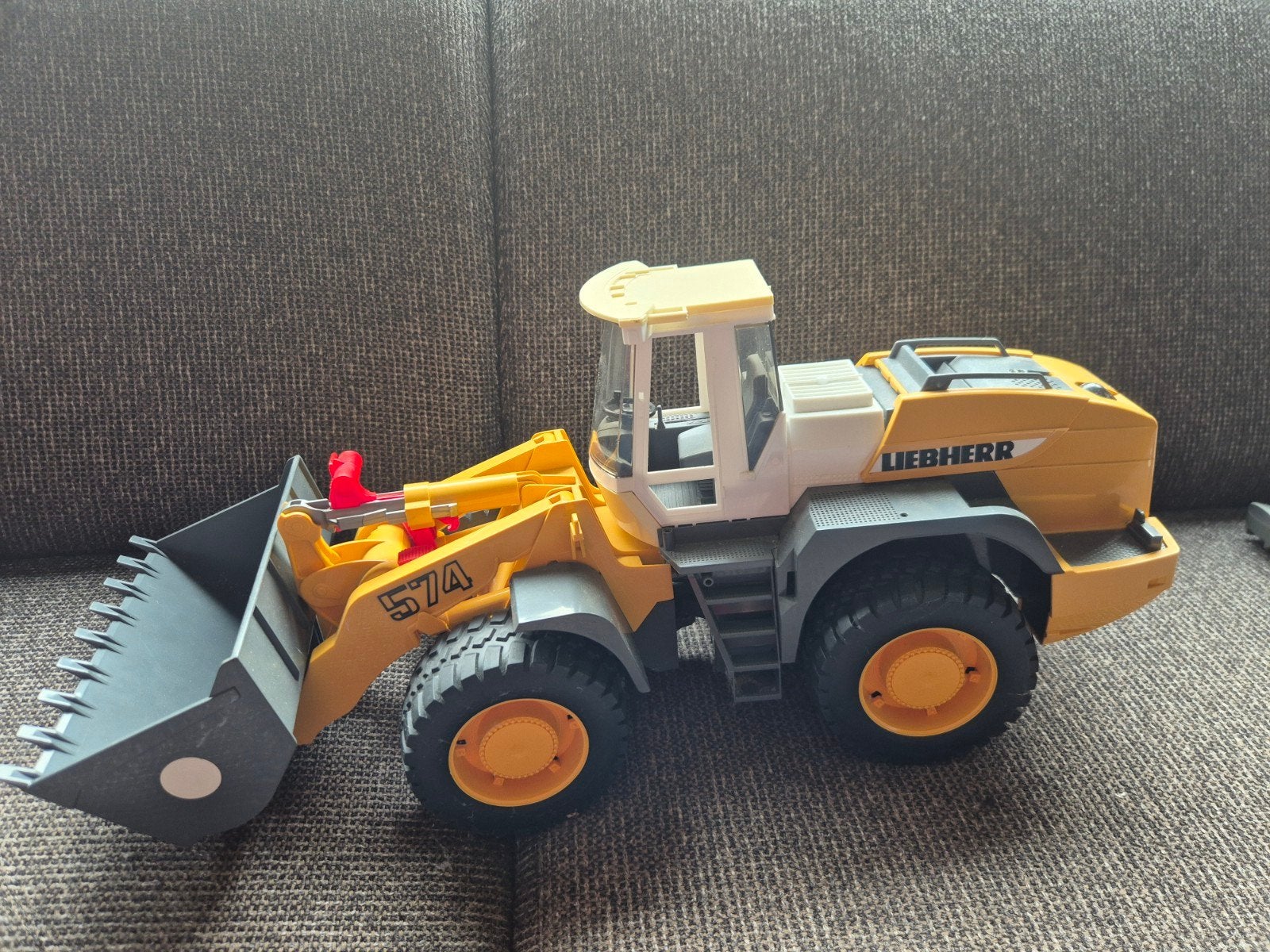Bruder Liebherr 574 bulldozer geel, Ophalen of Verzenden, Gebruikt