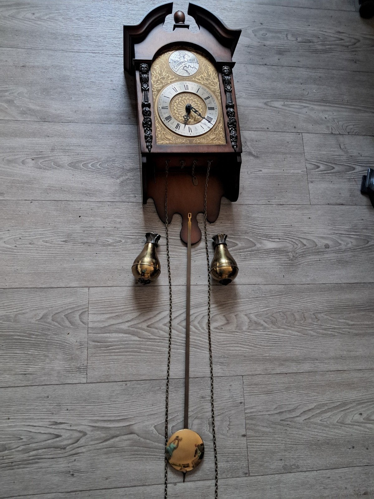 Antieke Wandklok met Tempus Fugit Wijzerplaat, Ophalen