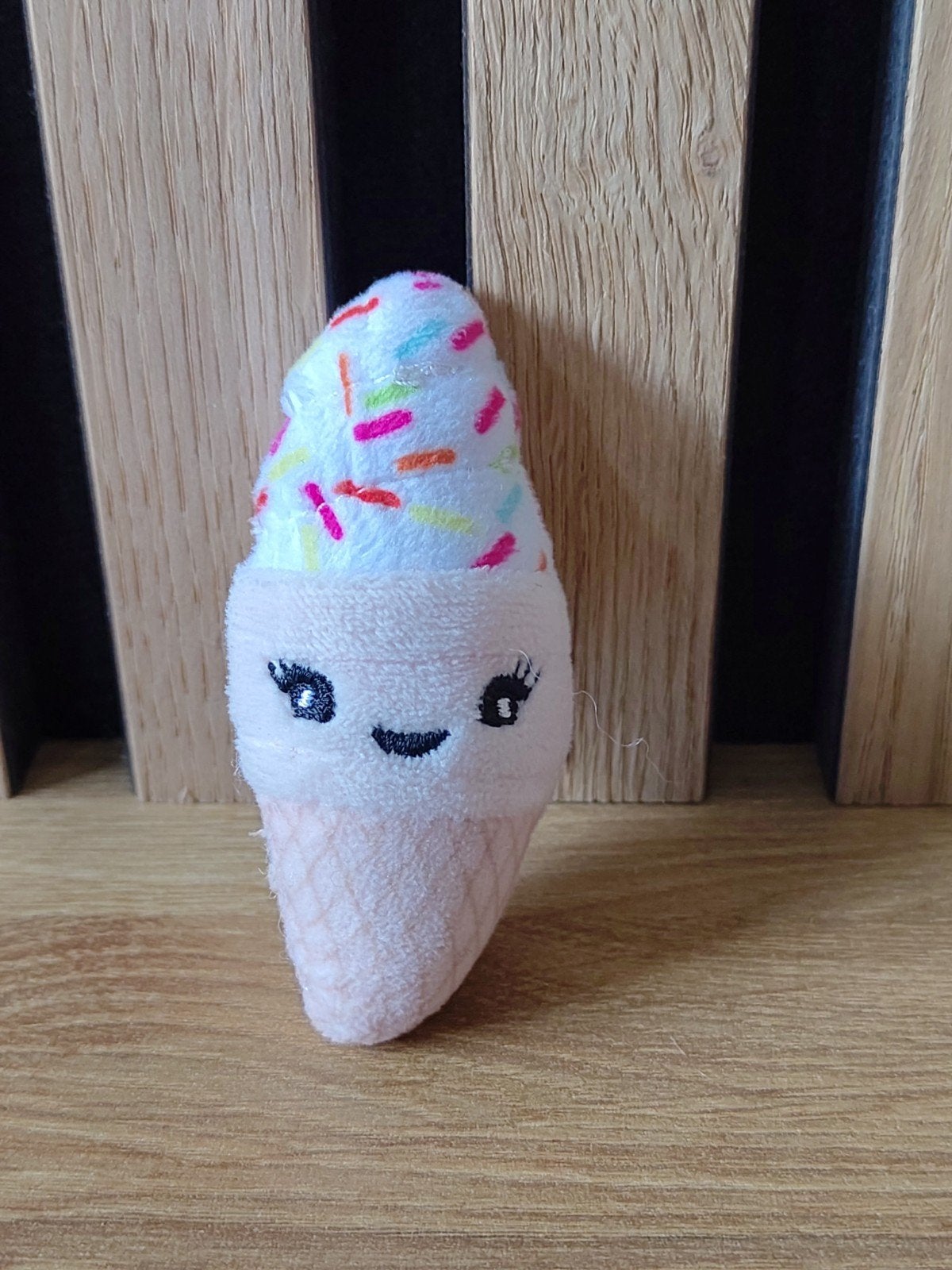 Leuk ijsje knuffeltje, ca. 7-8 cm, Ophalen of Verzenden, Gebruikt, Jongen of Meisje
