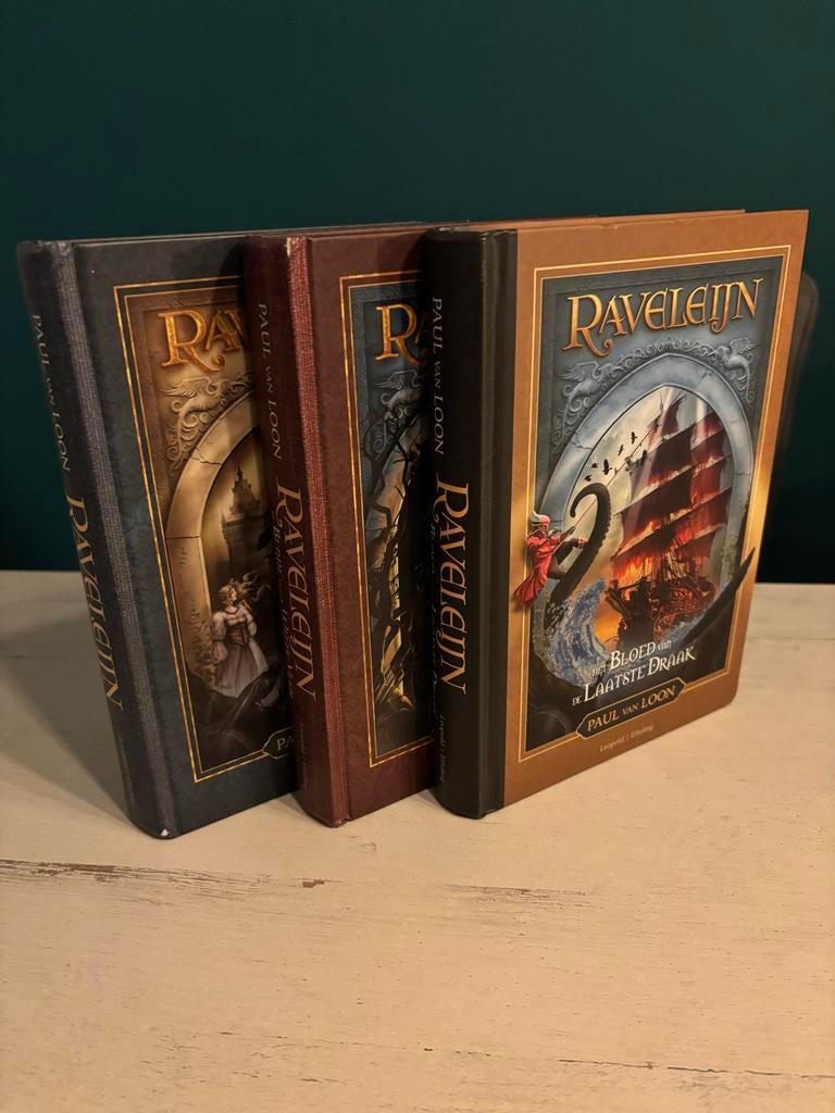 Raveleijn hardcover boeken deel 1-3 - Efteling, Ophalen of Verzenden, Zo goed als nieuw