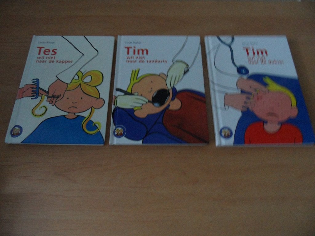 Tim/Tes- Linda Bikker, Boeken, Ophalen of Verzenden, Gelezen, Fictie algemeen