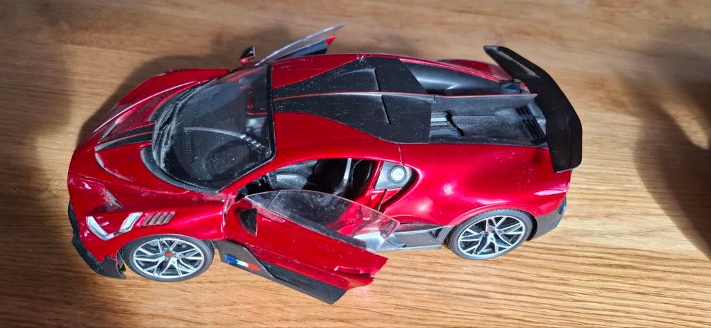 Modelauto Bugatti Divo modelauto 1:18, Ophalen of Verzenden, Zo goed als nieuw, Bburago