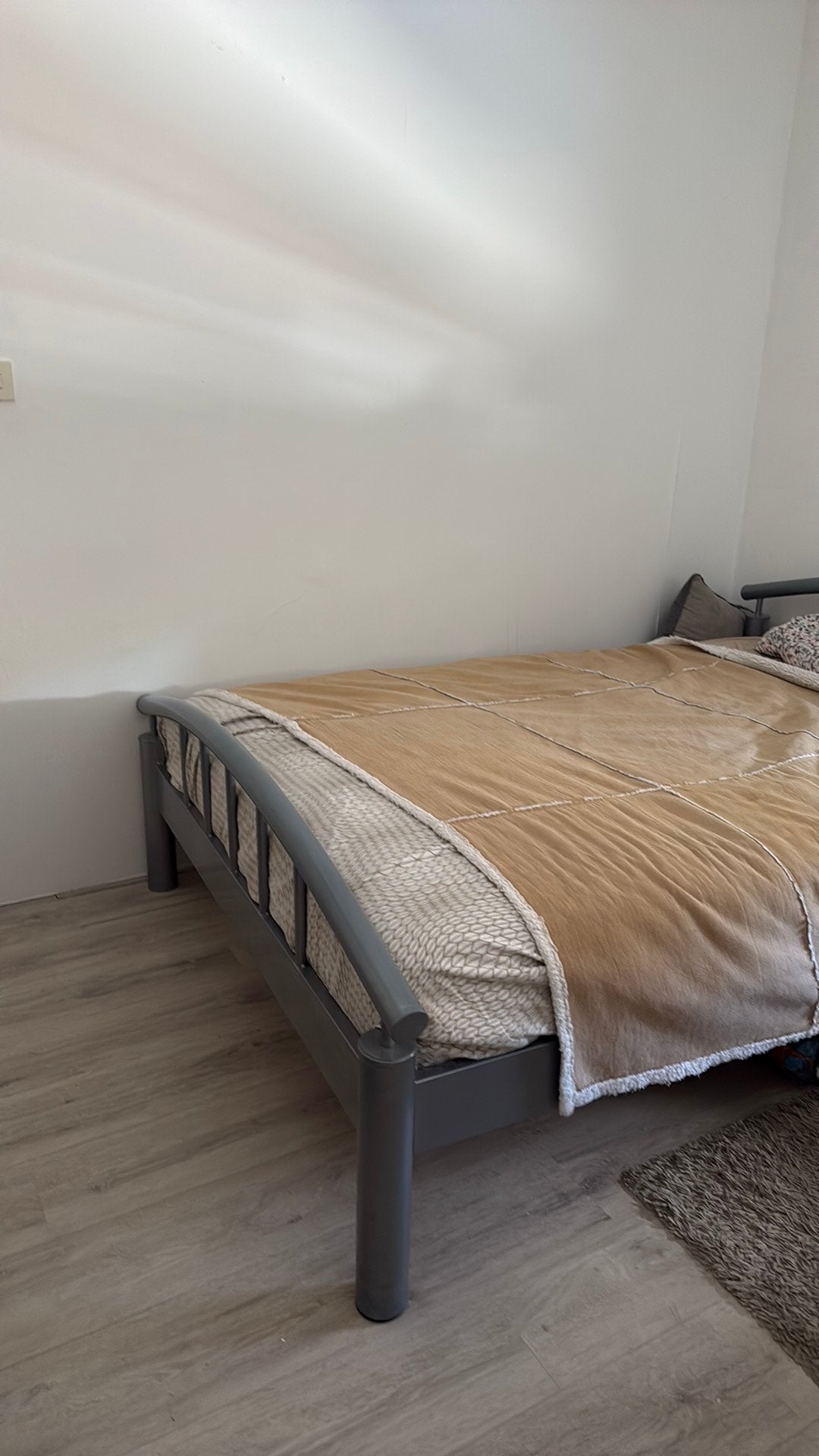 Bedframe ZONDER matras, Ophalen, Gebruikt, 140 cm, Twijfelaar