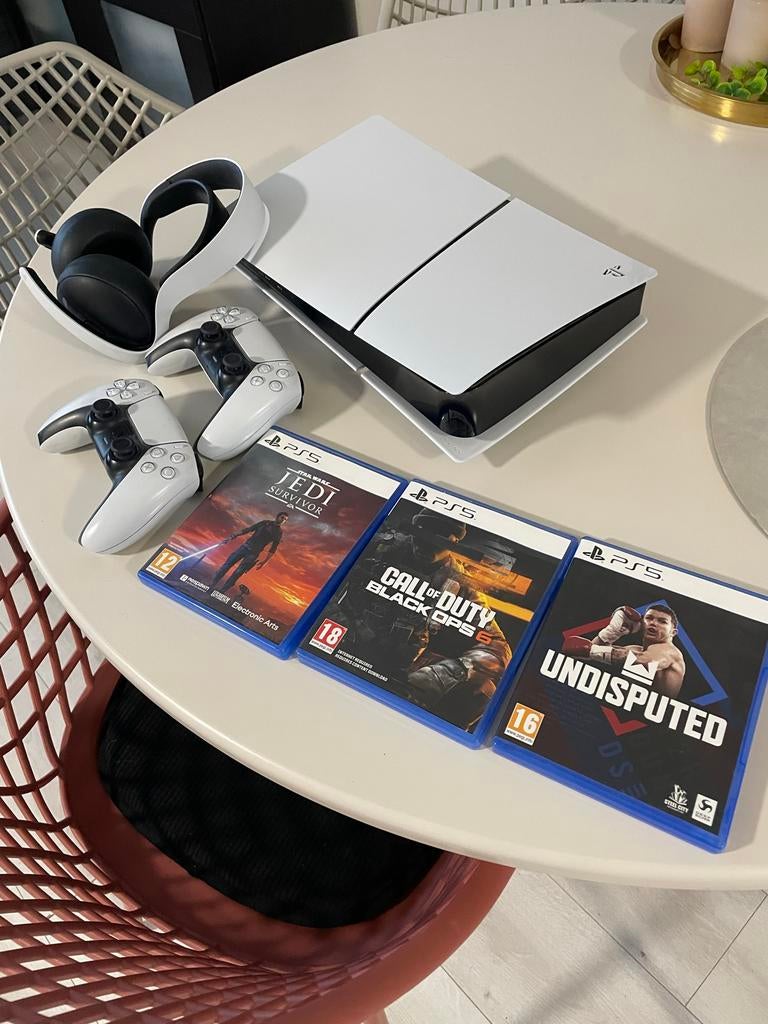 Bieden graag! Ps5 Console, 2 Controllers, Headset & 3 Ga, Ophalen, Zo goed als nieuw, Playstation 5